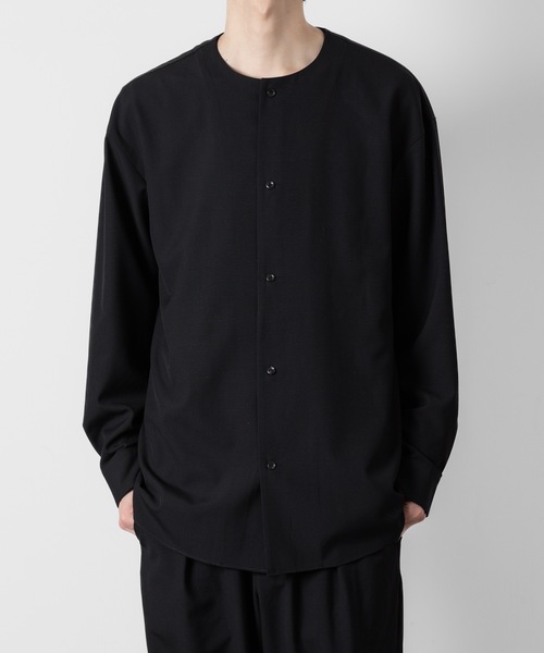 ATTACHMENT(アタッチメント)の「2/90 ウール トロピカル カラーレス L/Sシャツ / 2/90 WO TROPICAL COLLARLESS L/S SHIRT(シャツ/ブラウス・メンズ・ブラック/ダークネイビー・3/2/1)」の2枚目の写真