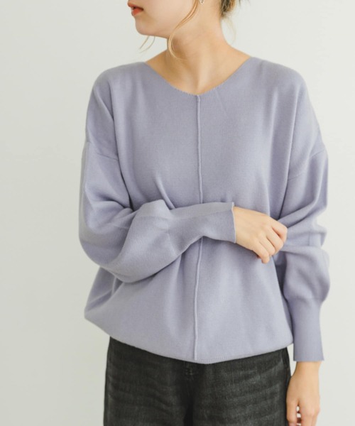 ITEMS URBANRESEARCH(アイテムズ アーバンリサーチ)の「アウトリンキングVネックニット(ニット/セーター・レディース・ピンク/モカ/オフホワイト/ブラック/ラベンダー/ライトグレー・FREE)」の7枚目の写真