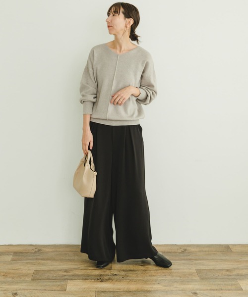 ITEMS URBANRESEARCH(アイテムズ アーバンリサーチ)の「アウトリンキングVネックニット(ニット/セーター・レディース・ピンク/モカ/オフホワイト/ブラック/ラベンダー/ライトグレー・FREE)」の14枚目の写真