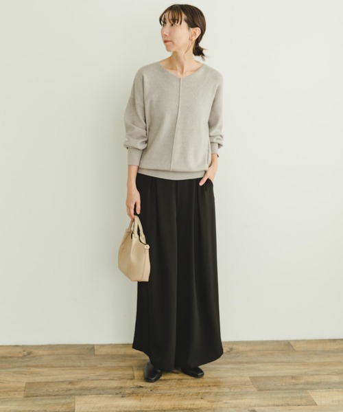 ITEMS URBANRESEARCH(アイテムズ アーバンリサーチ)の「アウトリンキングVネックニット(ニット/セーター・レディース・ピンク/モカ/オフホワイト/ブラック/ラベンダー/ライトグレー・FREE)」の15枚目の写真