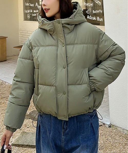kirakiraShop(キラキラショップ)の「ショート丈 フェイクダウン フーディー ジャケット(ダウンジャケット/コート・レディース・ワイン/カーキ/ブラウン/ホワイト/ブラック/ベージュ・M/L)」の5枚目の写真