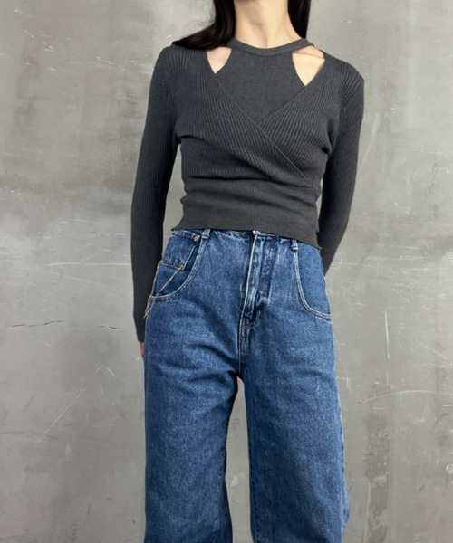 tolene(トレネ)の「フェイクレイヤード ロングスリーブデザインリブニット(ニット/セーター・レディース・オフホワイト/ブラック/チャコール・FREE)」の4枚目の写真