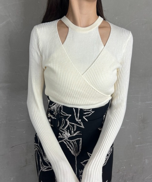 tolene(トレネ)の「フェイクレイヤード ロングスリーブデザインリブニット(ニット/セーター・レディース・オフホワイト/ブラック/チャコール・FREE)」の6枚目の写真