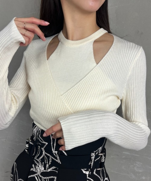 tolene(トレネ)の「フェイクレイヤード ロングスリーブデザインリブニット(ニット/セーター・レディース・オフホワイト/ブラック/チャコール・FREE)」の9枚目の写真