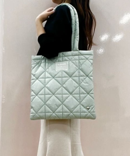 & chouette（アンドシュエット）の「キルティングトートバッグ（トートバッグ・レディース・ブラック/オフホワイト/ライトグレー/ピンク/ダークブルー/ミント・FREE）」の4枚目の写真