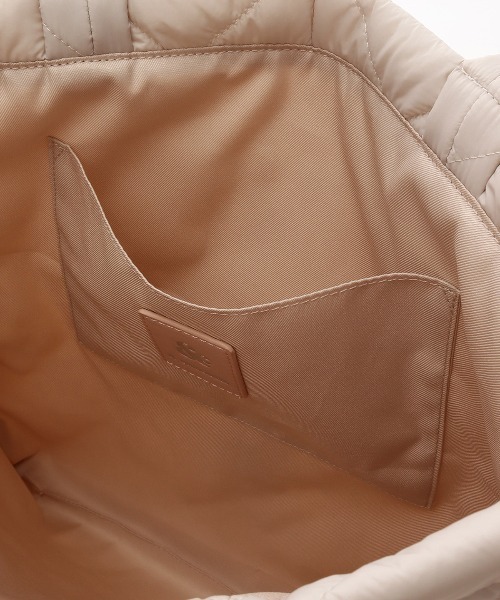 & chouette（アンドシュエット）の「キルティングトートバッグ（トートバッグ・レディース・ブラック/オフホワイト/ライトグレー/ピンク/ダークブルー/ミント・FREE）」の7枚目の写真