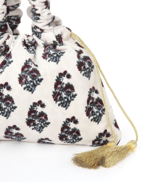 BAYFLOW（ベイフロー）の「※[ペットボトルも入る]プリントベルベット巾着（ハンドバッグ・レディース・ブルーグレー/ホワイト・FREE）」の7枚目の写真