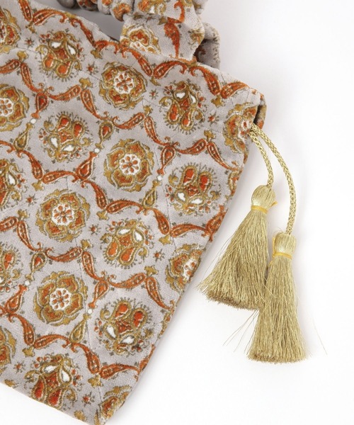 BAYFLOW（ベイフロー）の「※[ペットボトルも入る]プリントベルベット巾着（ハンドバッグ・レディース・ブルーグレー/ホワイト・FREE）」の10枚目の写真