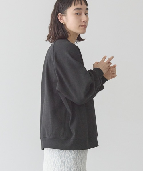 AMERICAN HOLIC(アメリカンホリック)の「刺繍ロゴラグランスウェット(スウェット・レディース・ブラック/オフホワイト・L/M)」の7枚目の写真