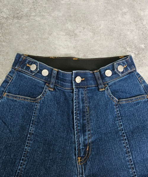 SELECT LEVERY(セレクトリベリー)の「センターシームリサイクルデニムパンツ(デニムパンツ・レディース・ブルー/ブラック/ライトブルー・X-LARGE/LARGE/MEDIUM)」の9枚目の写真
