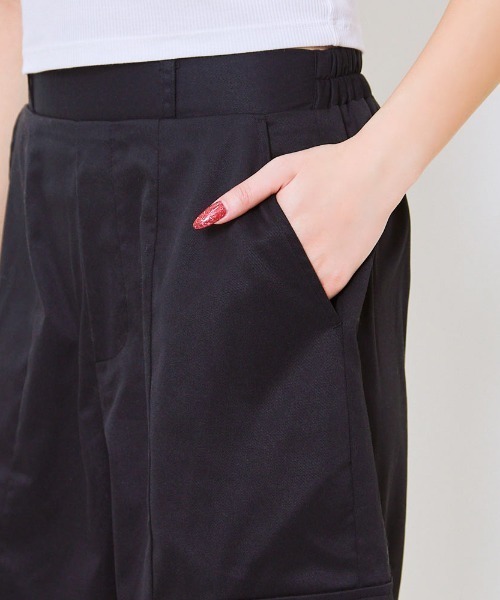 GORGE(ゴージ)の「ポケット付き半端丈パンツ(カーゴパンツ・レディース・ブラック/チャコールグレー・F)」の10枚目の写真
