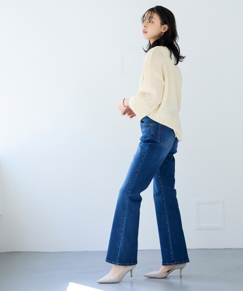 SMILE LAND(スマイルランド)の「<大きいサイズ>すごのびストレッチデニムブーツカットパンツ(ゆったり太もも)【股下68cmj】(デニムパンツ・レディース・ライトブルー/ネイビー/ブルー・4L/3L/L/5L/LL/S/M)」の17枚目の写真