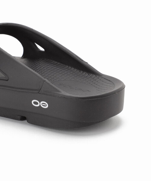 OOFOS(ウーフォス)の「《追加》OOFOS/ウーフォス Ooriginal リカバリーサンダル(サンダル・レディース・ブラック/ベージュ系その他/アイボリー・22cm/23cm/24cm/25cm)」の13枚目の写真