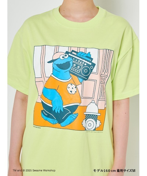 SESAME STREET(セサミストリート)の「【UNISEX】クッキーモンスター アートTシャツ(RADIO)(Tシャツ/カットソー・レディース・ライム/ブラック・MEDIUM/LARGE)」の5枚目の写真