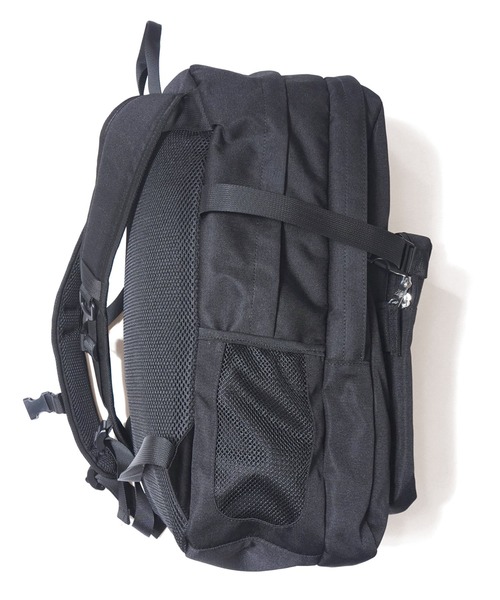 BEN DAVIS(ベンデイビス)の「《BEN DAVIS》LARGE DAYPACK 29L(バックパック/リュック・メンズ・ライトベージュ/ブラック×ホワイト/ブラック×パープル/ブラック×レッド・FREE)」の6枚目の写真