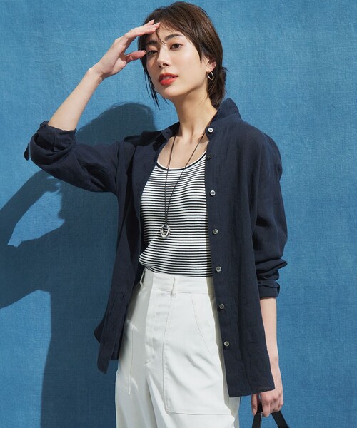 23区 S(ニジュウサンクチイサイサイズ)の「LIBECO ベーシック シャツ(シャツ/ブラウス・レディース・ホワイト系/ネイビー系/オレンジ系1/ダークグリーン系1/ダークブラウン系1/ローズ系/ベージュ系/ふじ色系1・32)」の5枚目の写真