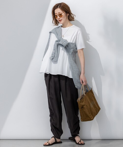 23区 S(ニジュウサンクチイサイサイズ)の「LIBECO ベーシック シャツ(シャツ/ブラウス・レディース・ホワイト系/ネイビー系/オレンジ系1/ダークグリーン系1/ダークブラウン系1/ローズ系/ベージュ系/ふじ色系1・32)」の16枚目の写真