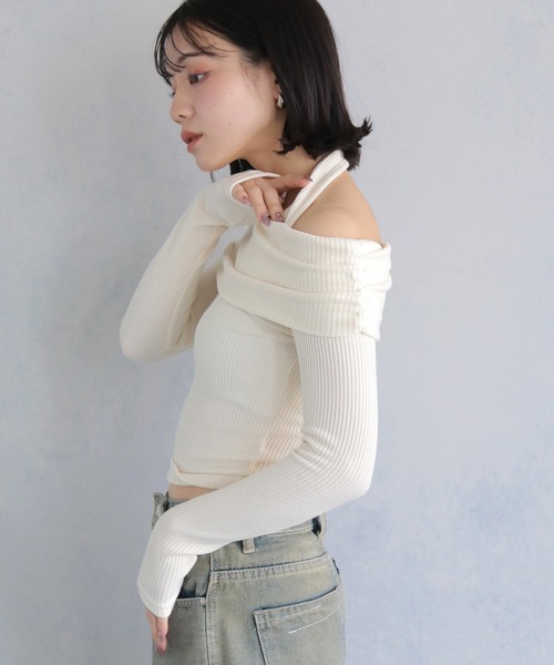 cheriella(シェリエラ)の「【cheriella】前後2wayチョーカーオフショルリブトップス 2-WAY CHOKER OFF-SHOULDER RIB TOPS(Tシャツ/カットソー・レディース・ブラック/アイボリー・M)」の5枚目の写真