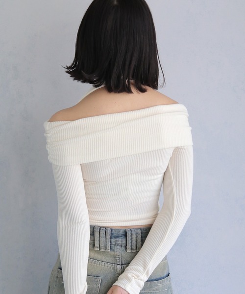 cheriella(シェリエラ)の「【cheriella】前後2wayチョーカーオフショルリブトップス 2-WAY CHOKER OFF-SHOULDER RIB TOPS(Tシャツ/カットソー・レディース・ブラック/アイボリー・M)」の9枚目の写真