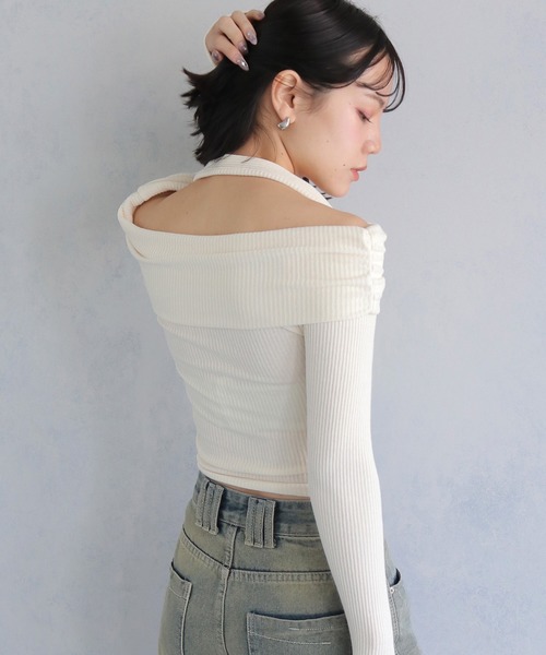 cheriella(シェリエラ)の「【cheriella】前後2wayチョーカーオフショルリブトップス 2-WAY CHOKER OFF-SHOULDER RIB TOPS(Tシャツ/カットソー・レディース・ブラック/アイボリー・M)」の8枚目の写真