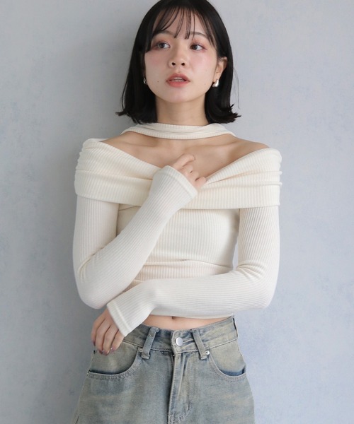 cheriella(シェリエラ)の「【cheriella】前後2wayチョーカーオフショルリブトップス 2-WAY CHOKER OFF-SHOULDER RIB TOPS(Tシャツ/カットソー・レディース・ブラック/アイボリー・M)」の16枚目の写真