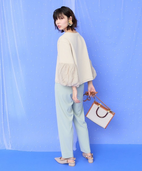 JETSET SOLO PLUS (ジェットセットソロプラス)の「【JETSET SOLO PLUS】シャイニーストーンボリュームスリーブカットソー(Tシャツ/カットソー・レディース・グレイッシュベージュ/ブラック・FREE)」の4枚目の写真