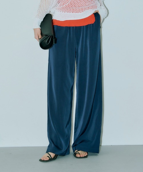 LIENCOEUR（リアンクール）の「POPサテンワイドストレートパンツ（その他パンツ・レディース・ネイビー/ピンク/ライトグリーン/ライトブルー/ブラック・FREE）」の4枚目の写真