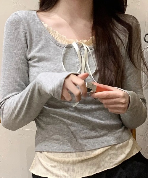 Lace Ladies(レースレディース)の「リボン付き フリル ヘンリーネック ドッキング プルオーバー(Tシャツ/カットソー・レディース・グレー/ブラック/アイボリー・XL/M)」の9枚目の写真