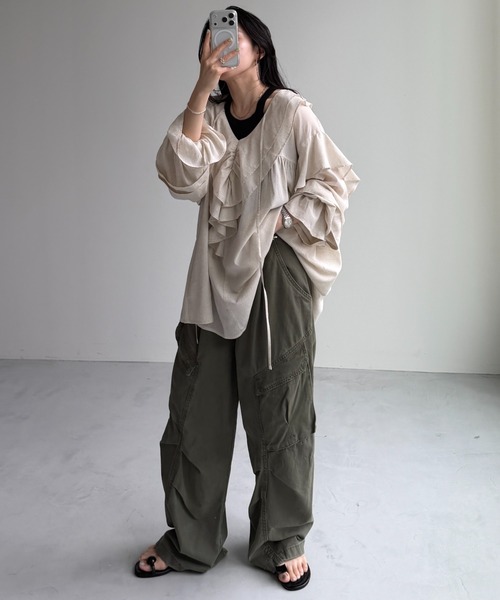 wee9s(ウィークス)の「vintage like curve cargo pants / ヴィンテージライクカーブカーゴパンツ(カーゴパンツ・レディース・ブラック/カーキ・size1/size2)」の18枚目の写真