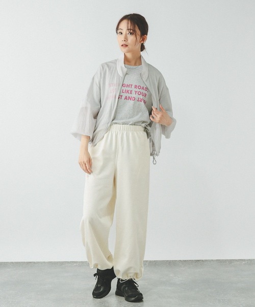GLOBAL WORK（グローバルワーク）の「ヘビロッTEEワイドプリント半袖/289396（Tシャツ/カットソー・レディース・杢グレー/ホワイト/イエロー/ホワイト系その他6/ライトベージュ/スミクロ/ホワイト系その他7/ネイビー/オフホワイト/ピンク・REGULAR/LONG）」の14枚目の写真