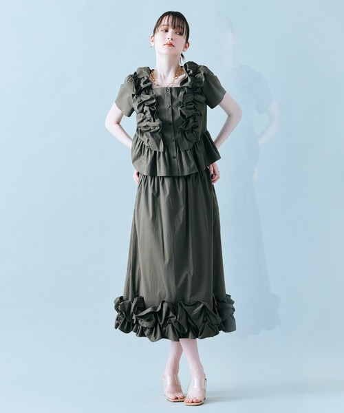 Audie a Muses（オーディアミューズ）の「【セットアップ対応】ギャザーフリルブラウス（シャツ/ブラウス・レディース・オフホワイト/カーキ/ネイビー・42/38）」の19枚目の写真