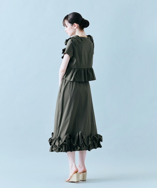 Audie a Muses（オーディアミューズ）の「【セットアップ対応】ギャザーフリルブラウス（シャツ/ブラウス・レディース・オフホワイト/カーキ/ネイビー・42/38）」の9枚目の写真