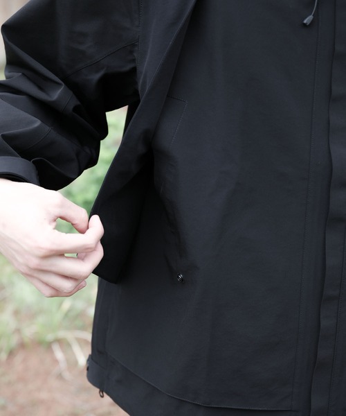 S'more(スモア)の「3L Nylon mountain jacket(マウンテンパーカー・レディース・ブラック/ブラウン・MEDIUM/LARGE/X-LARGE)」の7枚目の写真