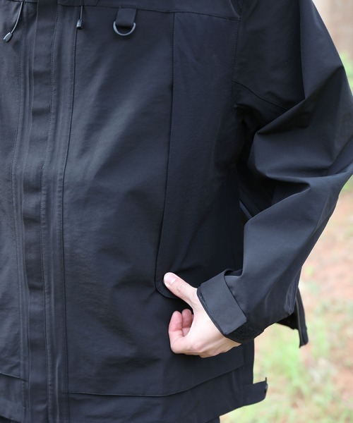 S'more(スモア)の「3L Nylon mountain jacket(マウンテンパーカー・レディース・ブラック/ブラウン・MEDIUM/LARGE/X-LARGE)」の20枚目の写真