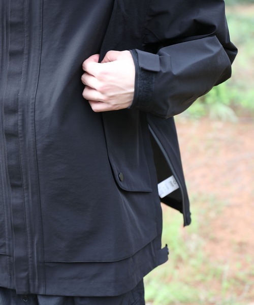 S'more(スモア)の「3L Nylon mountain jacket(マウンテンパーカー・レディース・ブラック/ブラウン・MEDIUM/LARGE/X-LARGE)」の19枚目の写真
