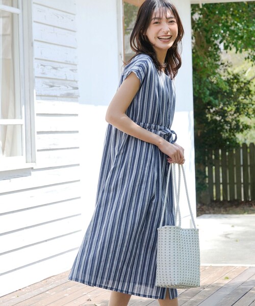Tiaclasse（ティアクラッセ）の「麻調前開きフレンチワンピース（ワンピース・レディース・カーキ系/ネイビー/グリーン系/ネイビー系・XL/XXL）」の7枚目の写真
