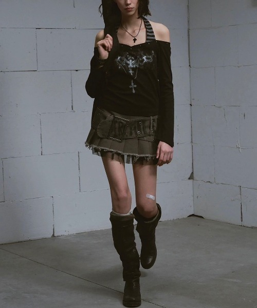 tシャツ 「Cest Nous」Doodle-printed batwing sleeve top / 「セヌー」オフショルダープリント長袖トップス Cest Nous】Doodle-printed batwing sleeve top / 【セヌー