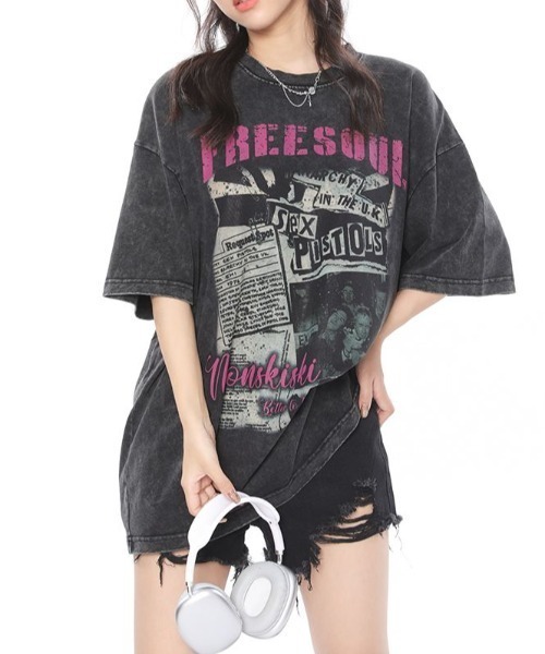 GEMEDA(ジェメダ)の「綿100 ヴィンテージ風ロックプリントオーバーサイズTシャツ(Tシャツ/カットソー・レディース・ブラック/ホワイト・M)」の2枚目の写真