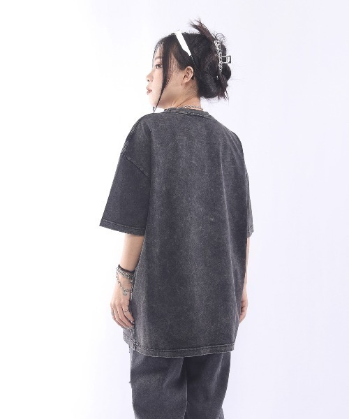 GEMEDA(ジェメダ)の「綿100 ヴィンテージ風ロックプリントオーバーサイズTシャツ(Tシャツ/カットソー・レディース・ブラック/ホワイト・M)」の5枚目の写真