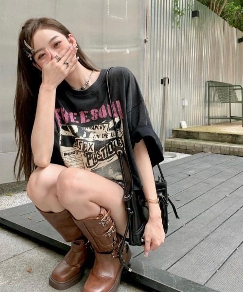 GEMEDA(ジェメダ)の「綿100 ヴィンテージ風ロックプリントオーバーサイズTシャツ(Tシャツ/カットソー・レディース・ブラック/ホワイト・M)」の17枚目の写真