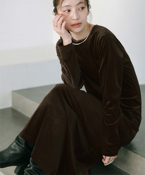 セール】バックリボンフィットアンドフレアベロアワンピース