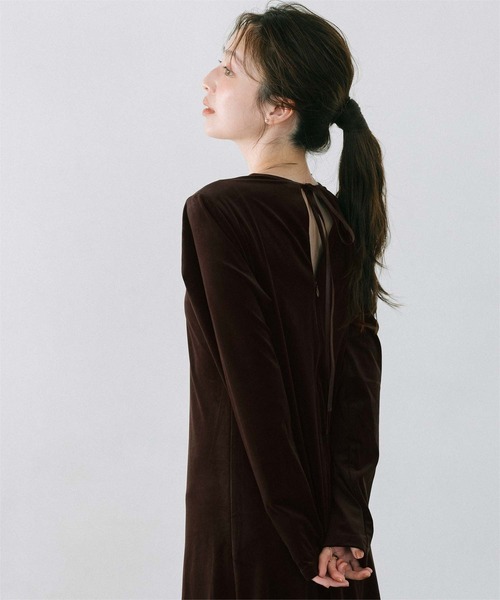 セール】バックリボンフィットアンドフレアベロアワンピース