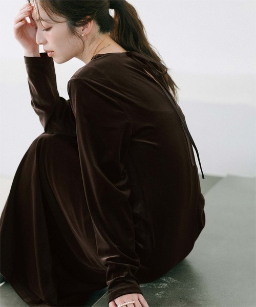UR'S（ユアーズ）の「バックリボンフィットアンドフレアベロアワンピース（ワンピース・レディース・ブラウン/ブラック・S/M/L）」の17枚目の写真