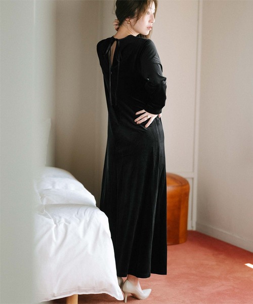 バックリボンフィットアンドフレアベロアワンピース（ワンピース