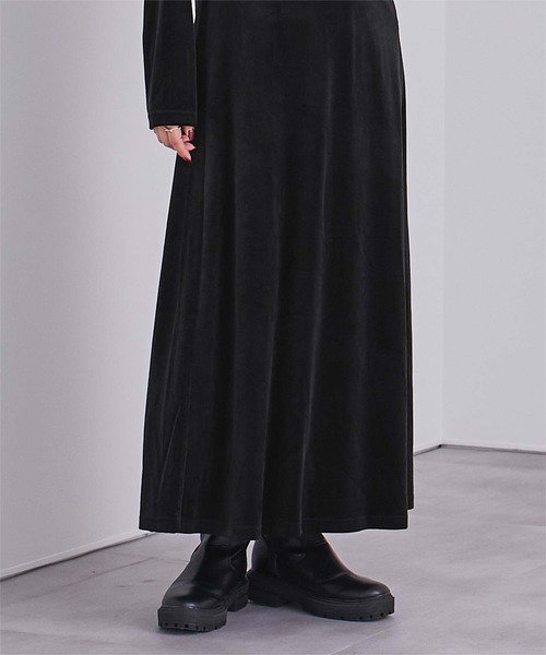 UR'S（ユアーズ）の「バックリボンフィットアンドフレアベロアワンピース（ワンピース・レディース・ブラウン/ブラック・S/M/L）」の10枚目の写真