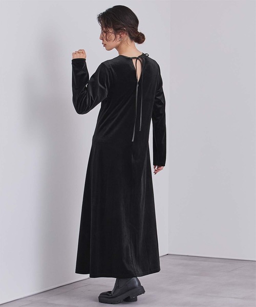 UR'S（ユアーズ）の「バックリボンフィットアンドフレアベロアワンピース（ワンピース・レディース・ブラウン/ブラック・S/M/L）」の12枚目の写真