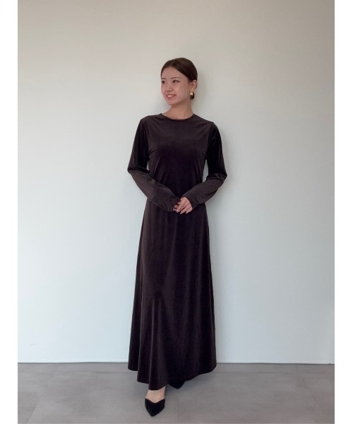 UR'S（ユアーズ）の「バックリボンフィットアンドフレアベロアワンピース（ワンピース・レディース・ブラウン/ブラック・S/M/L）」の21枚目の写真