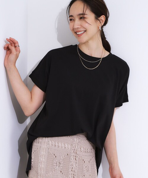 SHOO・LA・RUE（シューラルー）の「【洗える/S-LL/ひんやり/UV】汗をかいても気になりにくい スリットトップス（Tシャツ/カットソー・レディース・ホワイト/グリーン/ブラック/ベビーピンク/チャコールグレー/ブルー・01/04/03/02）」の2枚目の写真