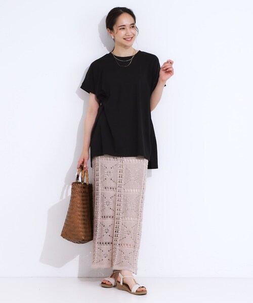 SHOO・LA・RUE（シューラルー）の「【洗える/S-LL/ひんやり/UV】汗をかいても気になりにくい スリットトップス（Tシャツ/カットソー・レディース・ホワイト/グリーン/ブラック/ベビーピンク/チャコールグレー/ブルー・01/04/03/02）」の21枚目の写真