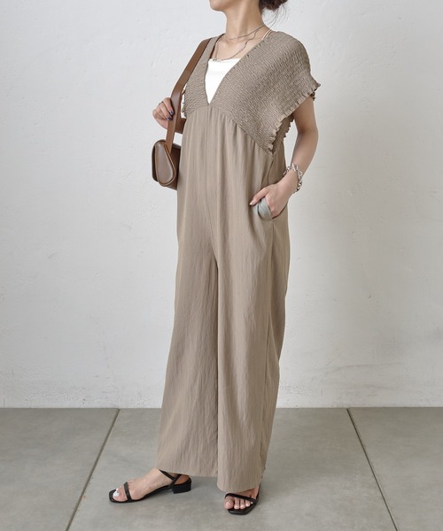 COLONY 2139（コロニートゥーワンスリーナイン）の「シャーリングオールインワン（つなぎ/オールインワン・レディース・ブラック/グレイッシュベージュ・FREE）」の14枚目の写真